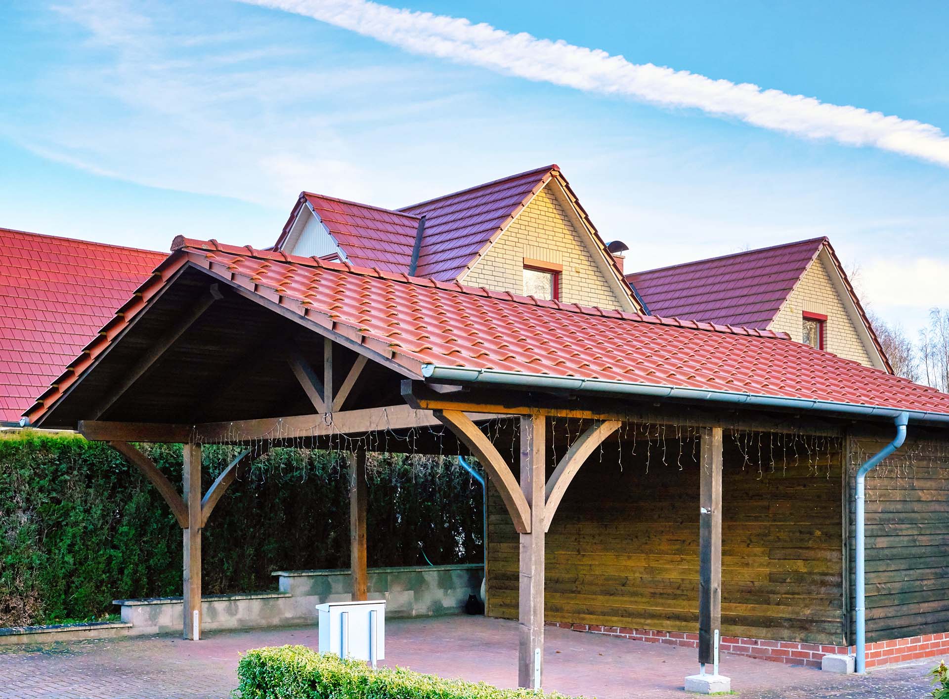 "Carport: die vielseitige Alternative zur massiven Garage - Tipps zum Carport Planen und Bauen" Einzelcarport mit Dach
